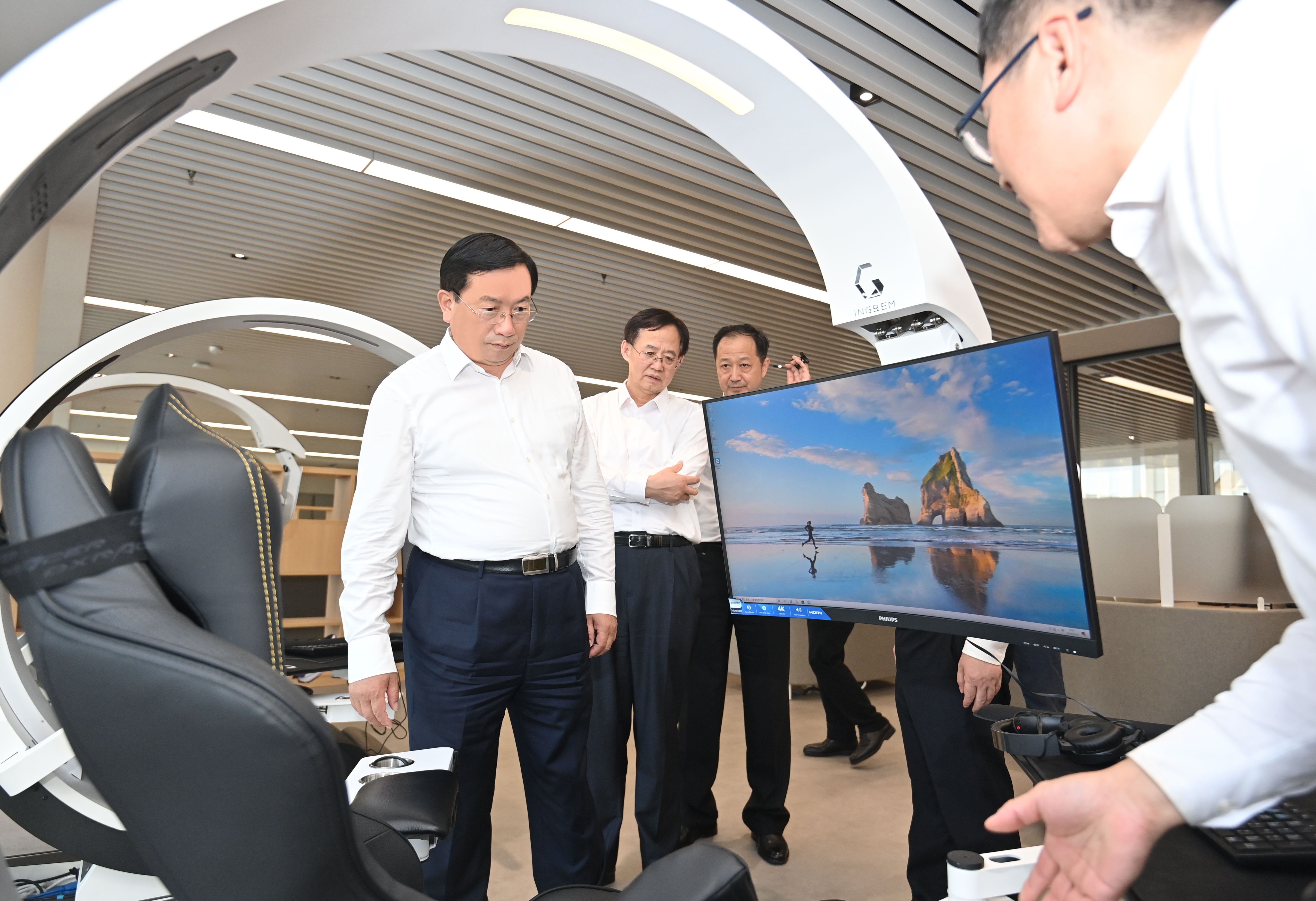 中央网信办副主任赵泽良调研国家网安基地网安学院
